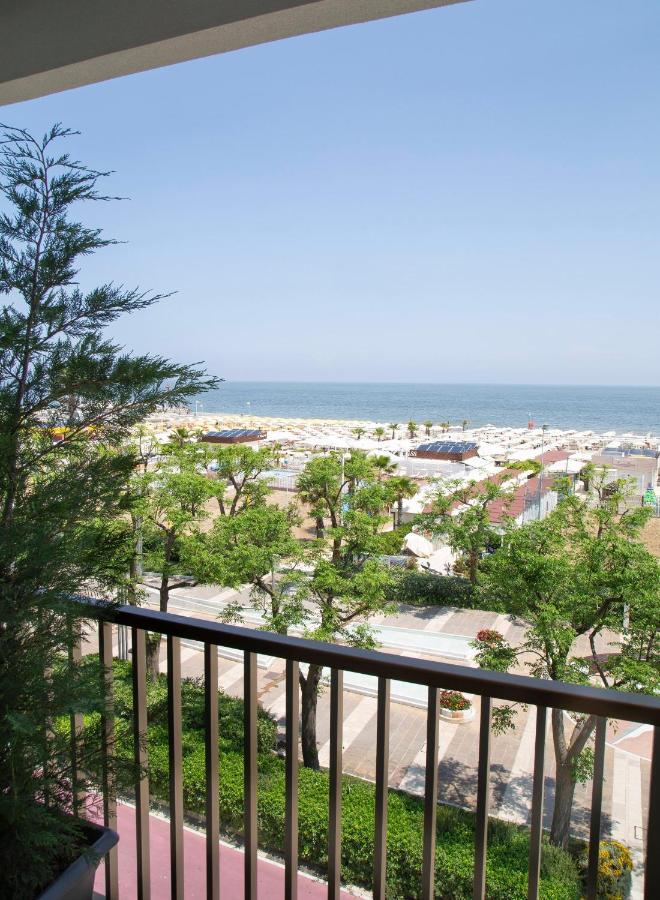 Hotel Mon Cheri Riccione Exteriör bild