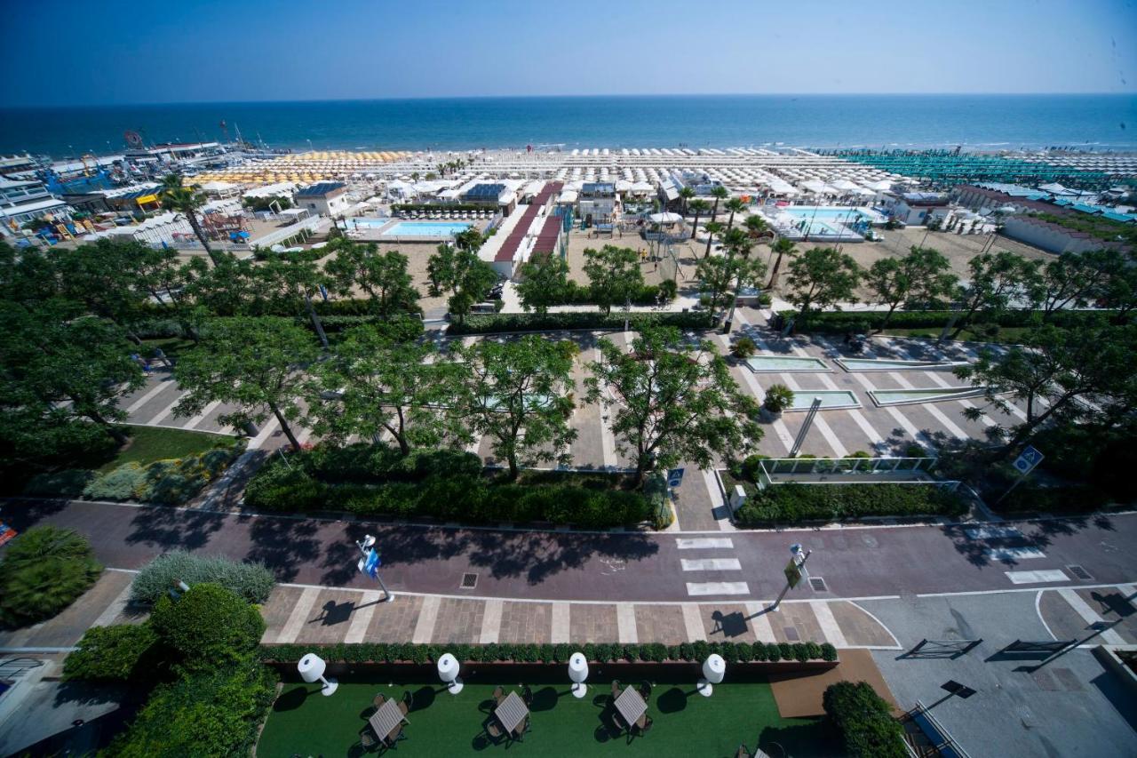 Hotel Mon Cheri Riccione Exteriör bild